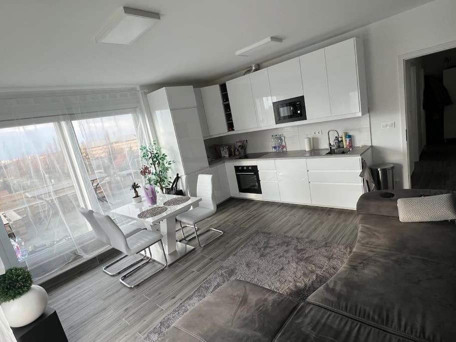 Paskal Rose Luxury Penthouse With Free Parking Budapest
